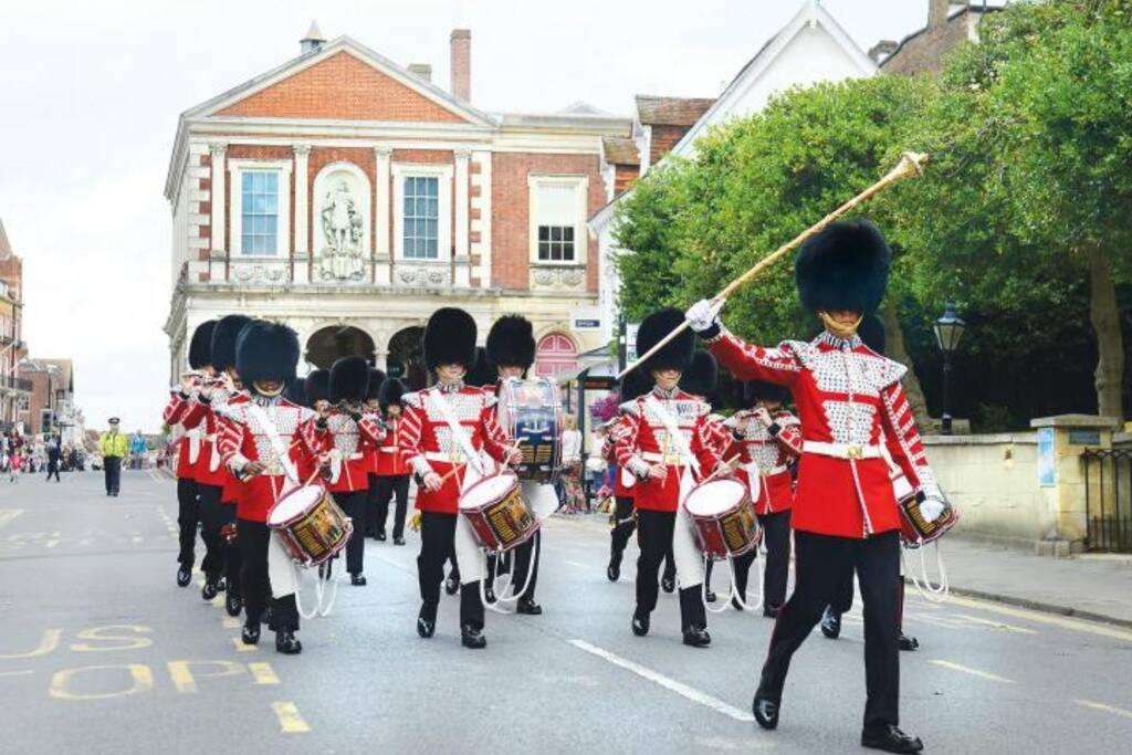 Hiddem Gem! Character Home, Walk 2 All Sights Windsor Luaran gambar